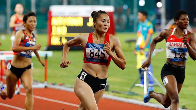 Á quân ASIAD Quách Thị Lan vào Chung kết 200m nữ