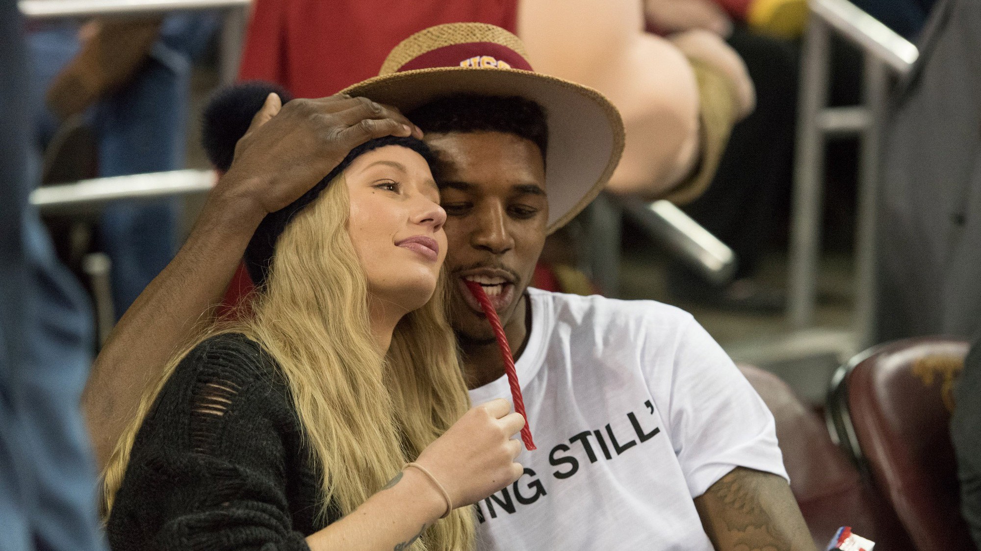 Bồ cũ châm chọc Nick Young sau vụ lên đồn