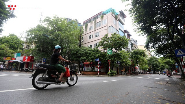 Đường phố Hà Nội "vắng tanh như chùa Bà Đanh" khi HLV Park Hang Seo đối đầu Hàn Quốc
