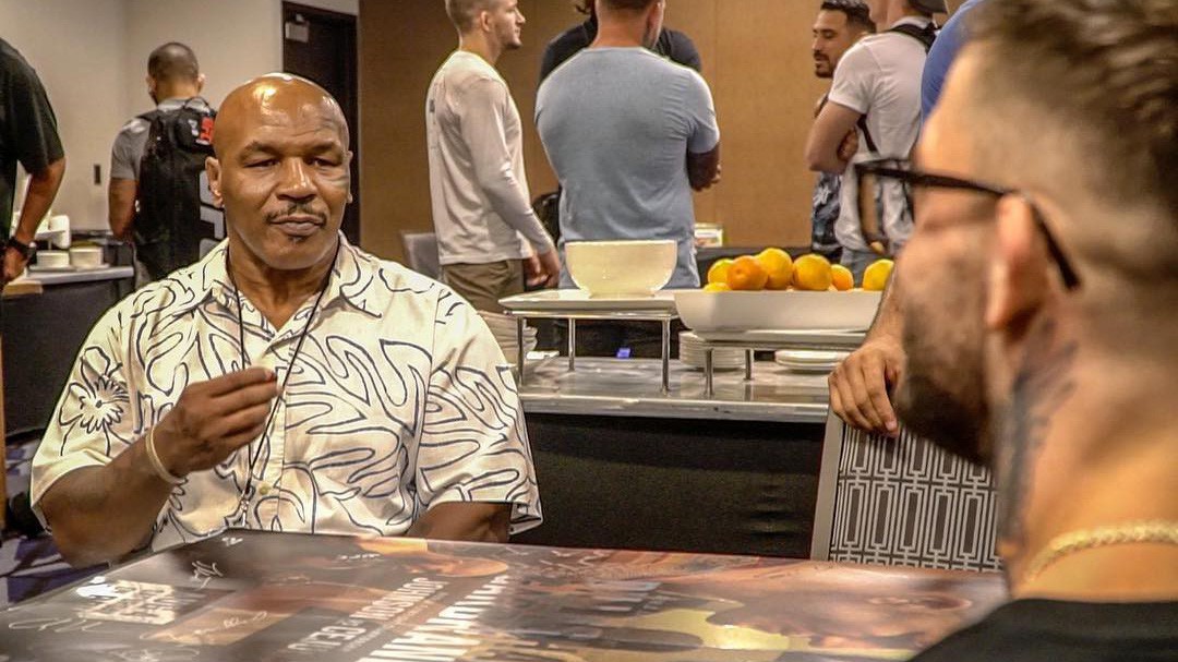 Cody Garbrandt nhận được lời khuyên từ Mike Tyson sẽ hạ đo ván TJ Dillashaw?