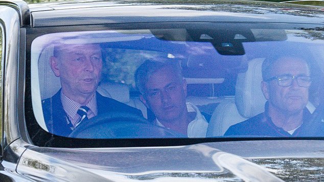 Tiết lộ gây sốc Mourinho bất lực không quản nổi việc tập trung ăn ngủ của cầu thủ Man Utd