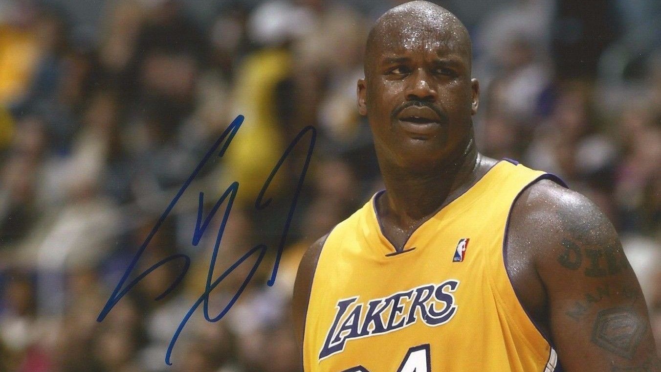 Shaquille O'Neal từng đấm gục đồng đội vì không được chuyền bóng