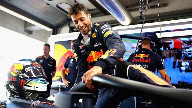 Daniel Ricciardo gây sốc làng F1 khi tuyên bố chia tay Red Bull để gia nhập Renault
