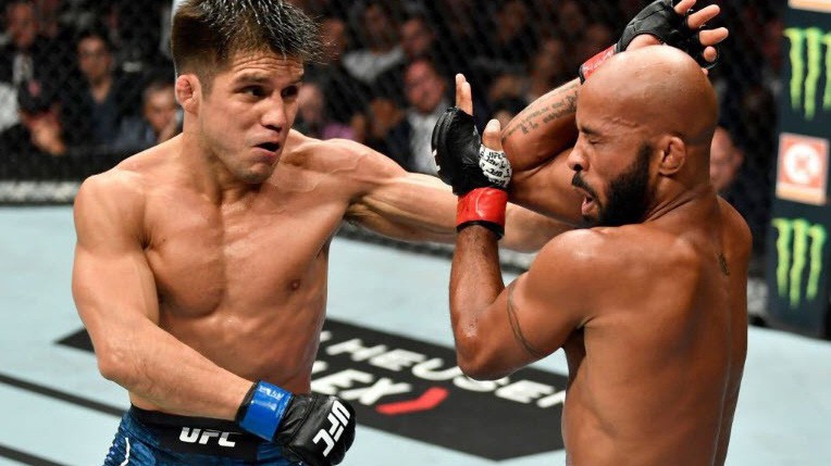 Hậu UFC 227: Demetrious Johnson tập tễnh sau trận đấu với Henry Cejudo