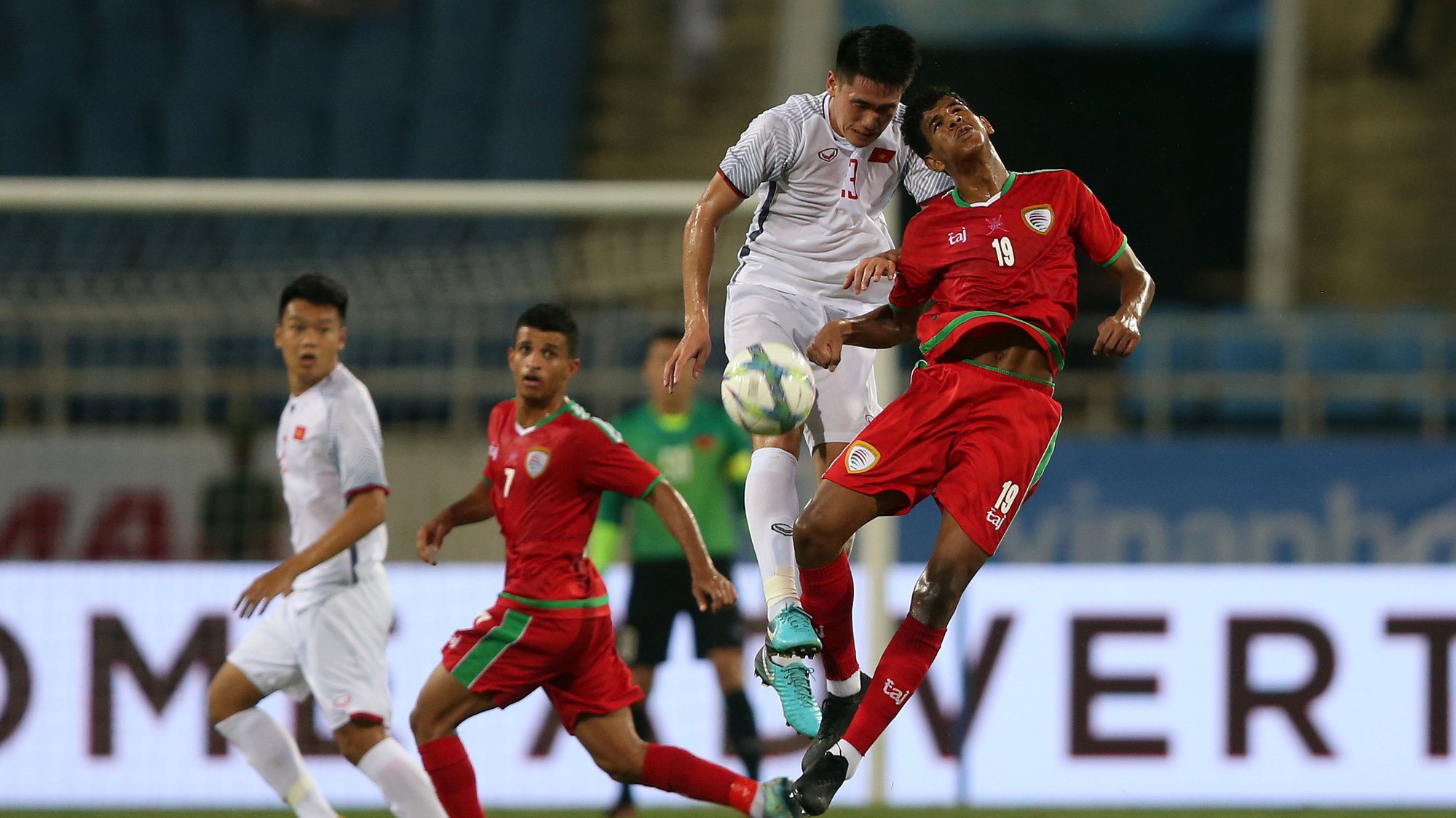 HLV Lê Thuỵ Hải: "Khoảng cách quá lớn giữa hai đội hình của U23 Việt Nam"