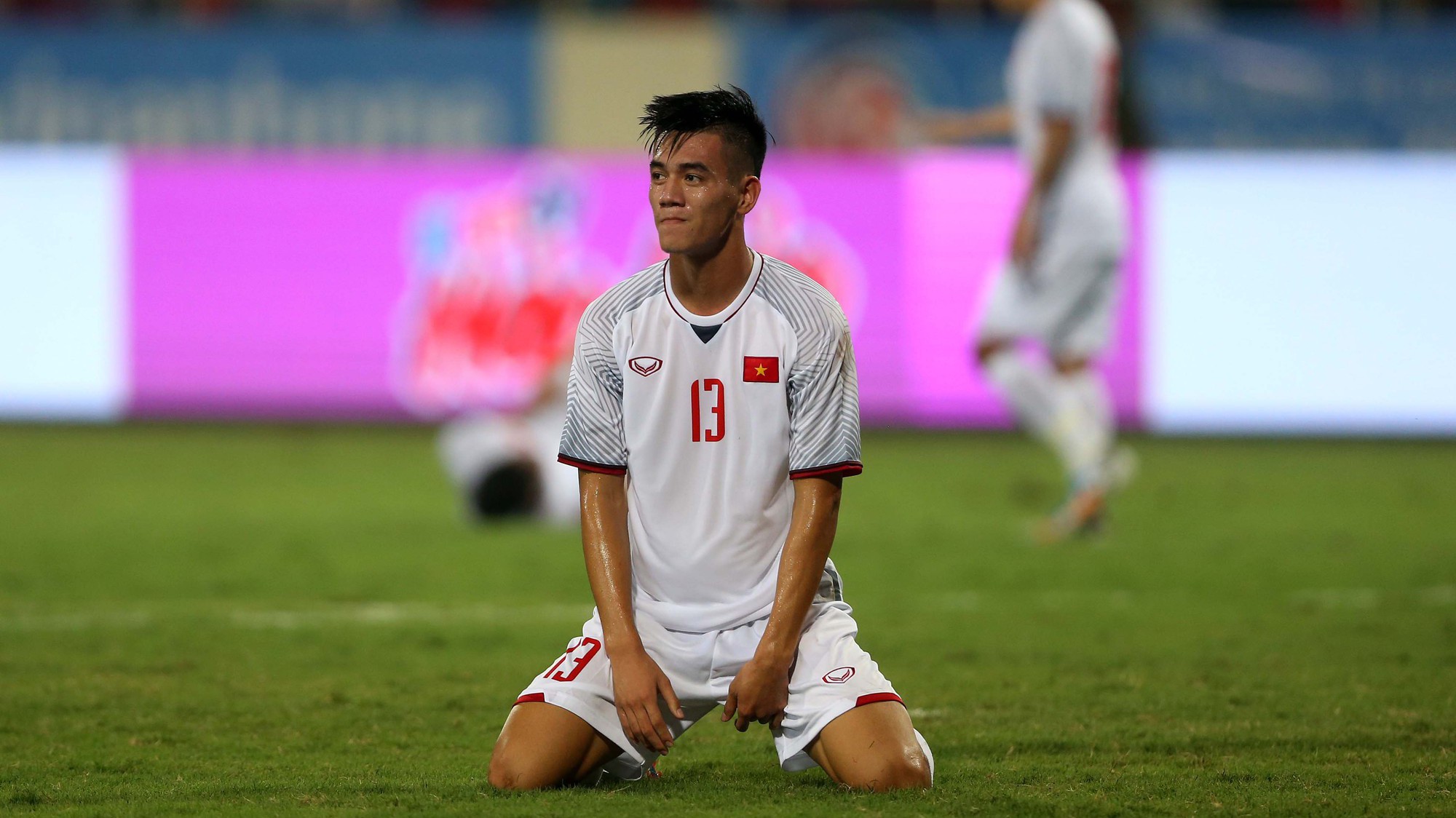 "Sát thủ" ở V.League mất tích trong màu áo U23 Việt Nam