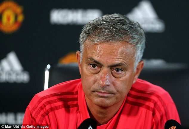 HLV Mourinho báo tin dữ, Man Utd tổn thất nặng nề trước trận gặp Leicester - Ảnh 1.