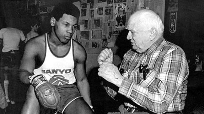 Cus D’Amato đã làm gì để tạo nên huyền thoại quyền Anh Mike Tyson?