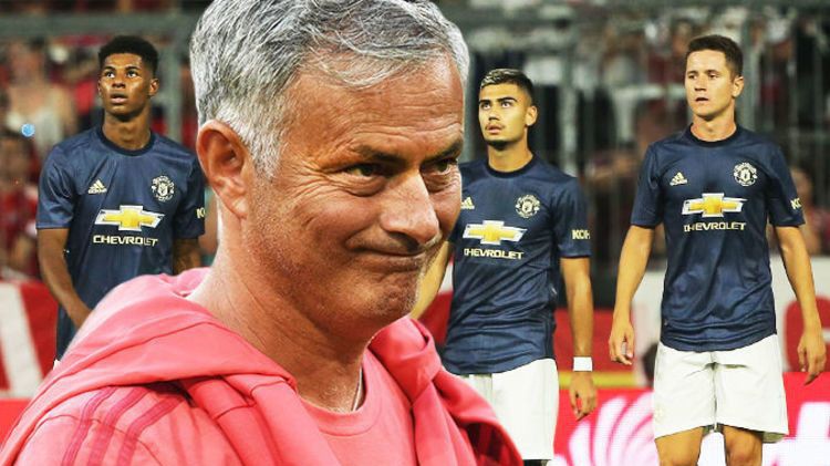 HLV Mourinho báo tin dữ, Man Utd tổn thất nặng nề trước trận mở màn mùa giải mới gặp Leicester