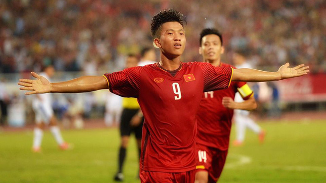 Sau "siêu phẩm", Văn Đức có cạnh tranh được vị trí với Văn Quyết ở ASIAD 2018?