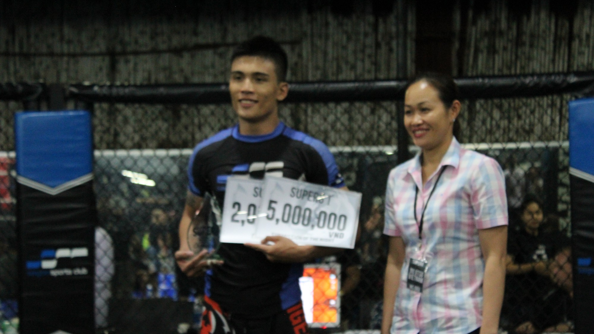 Chàng bảo vệ Đoàn Anh Tú vô địch giải grappling chính thức đầu tiên của VN