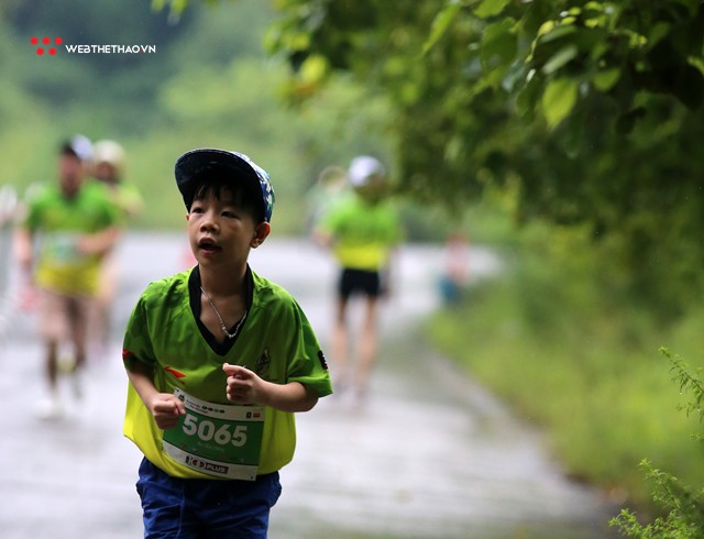 Trang An Marathon 2018: Những bước chân tí hon giữa thánh địa của Tướng Cờ Lau - Ảnh 4. Trang An Marathon 2018: Những bước chân tí hon giữa thánh địa của Tướng Cờ Lau - Ảnh 4.