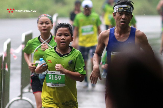 Trang An Marathon 2018: Những bước chân tí hon giữa thánh địa của Tướng Cờ Lau - Ảnh 2. Trang An Marathon 2018: Những bước chân tí hon giữa thánh địa của Tướng Cờ Lau - Ảnh 2.