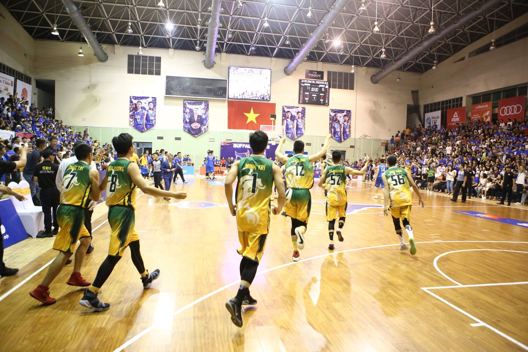 Cantho Catfish hoàn thành đội hình MVP, Phú Hoàng kết liễu đội bóng cũ và những điều có thể bạn đã bỏ qua tại VBA Finals Game 3 - Ảnh 1. Cantho Catfish hoàn thành đội hình MVP, Phú Hoàng kết liễu đội bóng cũ và những điều có thể bạn đã bỏ qua tại VBA Finals Game 3 - Ảnh 1.