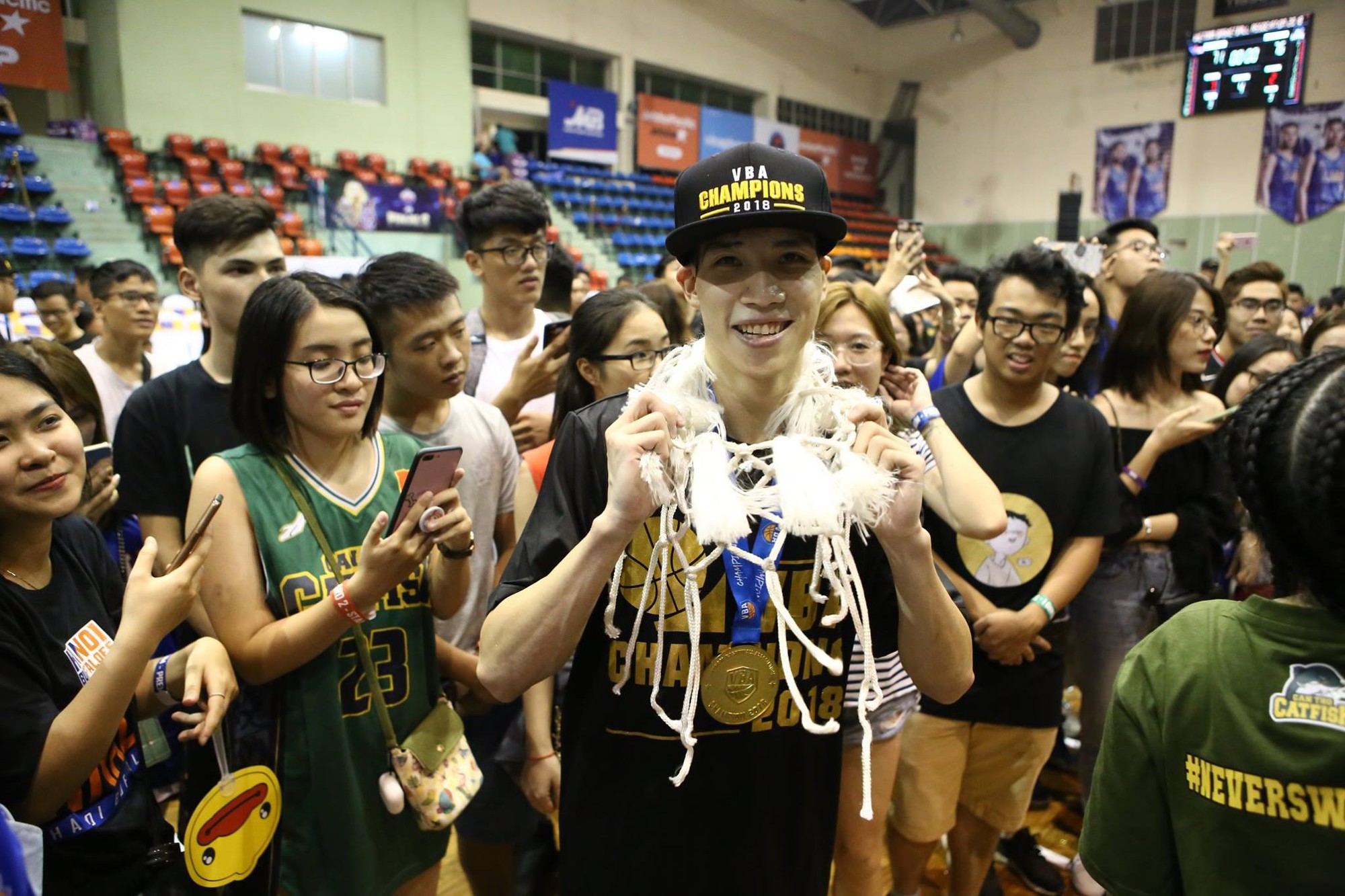 Cantho Catfish hoàn thành đội hình MVP, Phú Hoàng kết liễu đội bóng cũ và những điều có thể bạn đã bỏ qua tại VBA Finals Game 3 - Ảnh 3. Cantho Catfish hoàn thành đội hình MVP, Phú Hoàng kết liễu đội bóng cũ và những điều có thể bạn đã bỏ qua tại VBA Finals Game 3 - Ảnh 3.