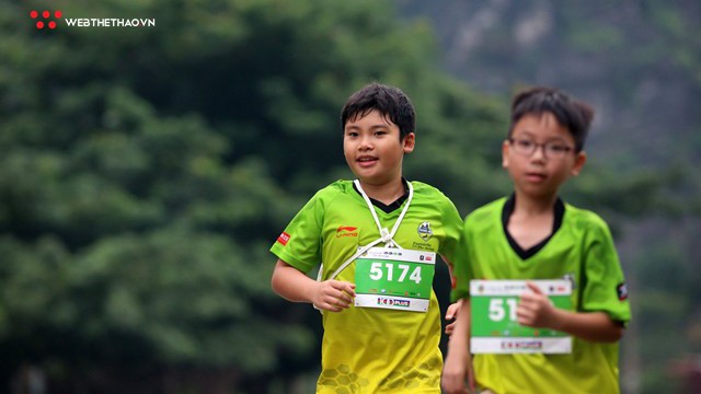 Trang An Marathon 2018: Những bước chân tí hon giữa thánh địa của "Tướng Cờ Lau"