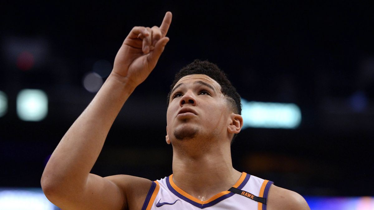 Devin Booker sẽ vắng mặt ở giai đoạn đầu mùa giải 2018-19