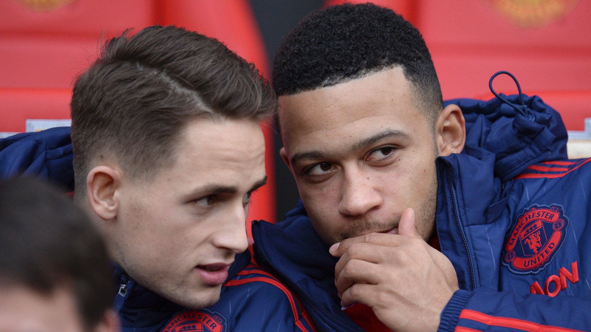 Man Utd sẽ kích hoạt điều khoản mua lại Depay và Januzaj?