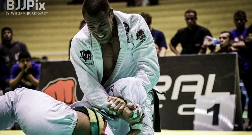 BJJ - Mẹo thi đấu với những đối thủ cao lớn hơn - Ảnh 6. BJJ - Mẹo thi đấu với những đối thủ cao lớn hơn - Ảnh 6.