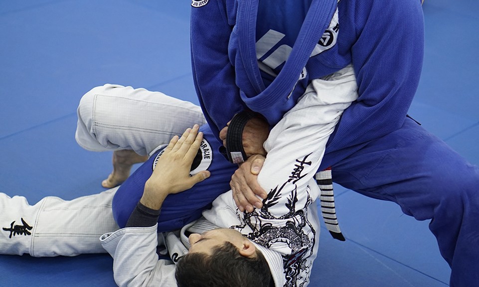 BJJ - Mẹo thi đấu với những đối thủ cao lớn hơn - Ảnh 4. BJJ - Mẹo thi đấu với những đối thủ cao lớn hơn - Ảnh 4.