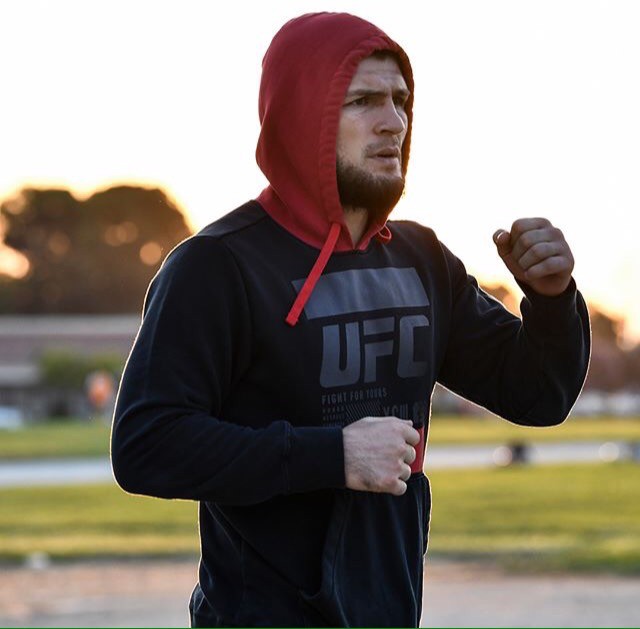 Cain Velasquez và Luke Rockhold giúp Khabib chuẩn bị trận đấu với Conor - Ảnh 15. Cain Velasquez và Luke Rockhold giúp Khabib chuẩn bị trận đấu với Conor - Ảnh 15.
