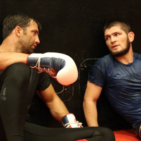 Cain Velasquez và Luke Rockhold giúp Khabib chuẩn bị trận đấu với Conor - Ảnh 10. Cain Velasquez và Luke Rockhold giúp Khabib chuẩn bị trận đấu với Conor - Ảnh 10.
