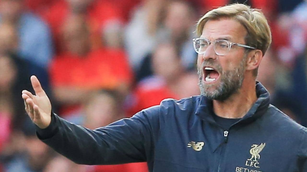 Klopp phản pháo lại ý kiến "dạy khôn" của Neville