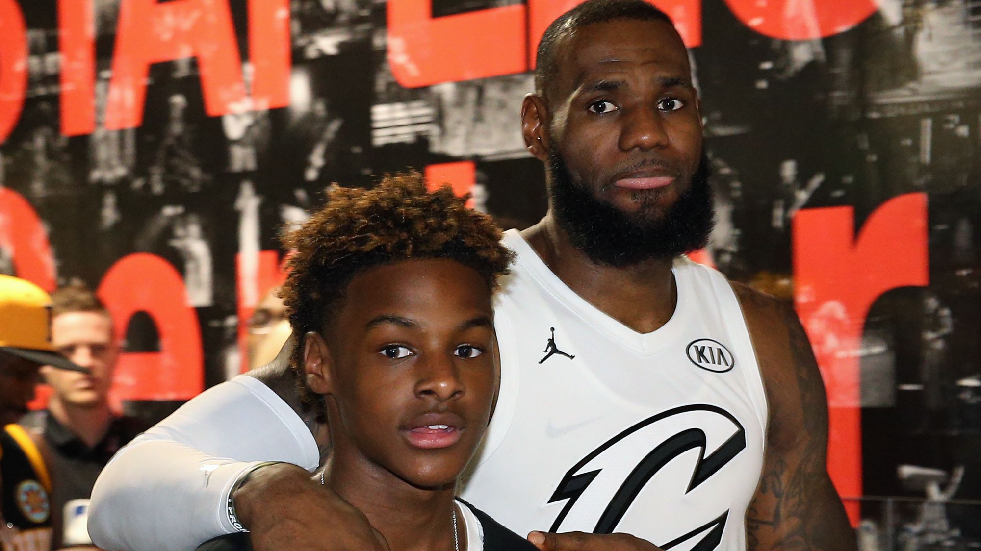 LeBron James không hài lòng với vị trí của con trai trên bảng xếp hạng