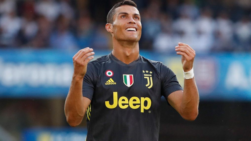 Lần đầu tiên trong sự nghiệp, xuất hiện sự hoài nghi đối với Ronaldo