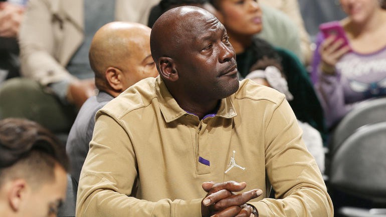 Michael Jordan kêu gọi cứu trợ sau siêu bão Hurricane Florence