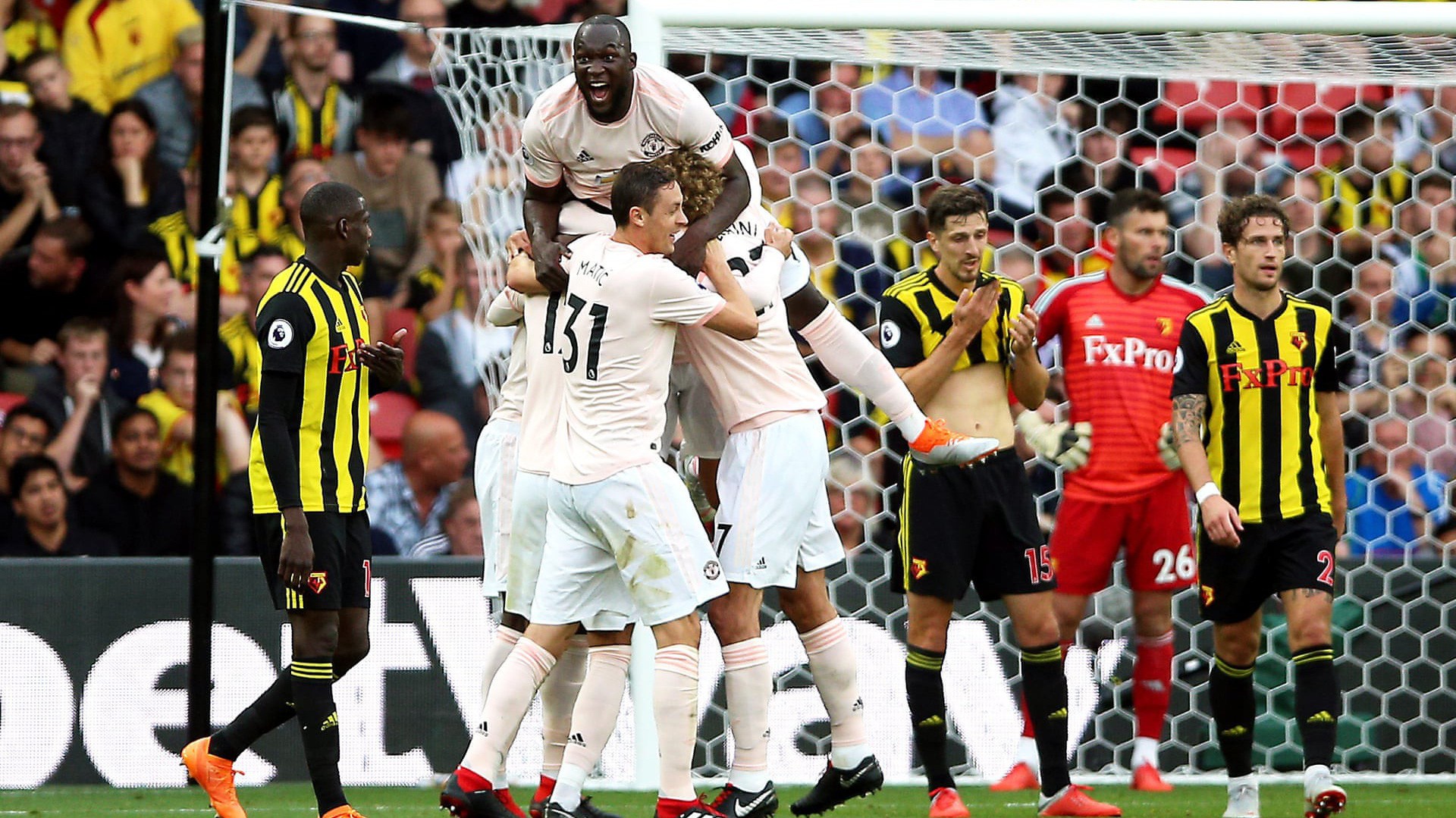 Lukaku chạm mốc ghi bàn đáng nhớ và Top 5 điểm nhấn hấp dẫn khi Man Utd thắng Watford