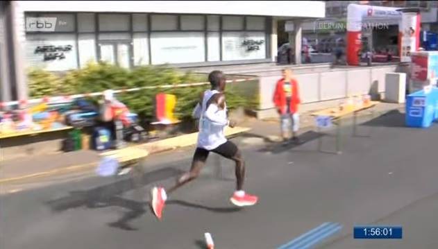 Berlin Marathon 2018 và KLTG của Kipchoge qua các con số - Ảnh 6. Berlin Marathon 2018 và KLTG của Kipchoge qua các con số - Ảnh 6.