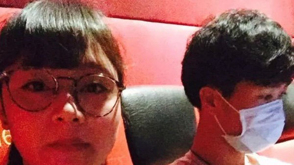 Công Phượng bịt khẩu trang, dẫn hot-girl đi xem phim?