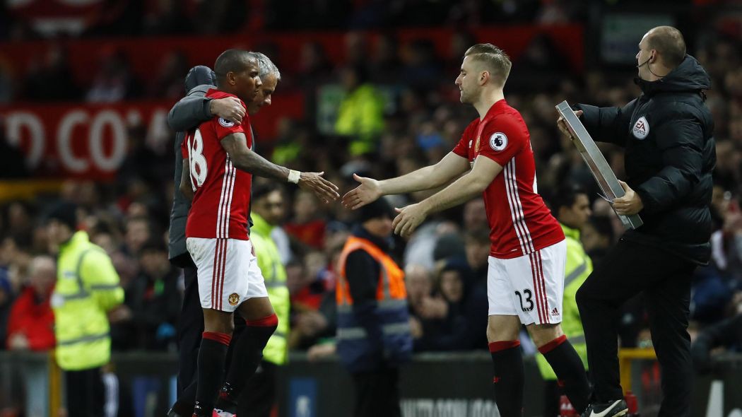Mourinho xác nhận Luke Shaw sẽ đá chính ở trận ra quân Champions League gặp Young Boys - Ảnh 2. Mourinho xác nhận Luke Shaw sẽ đá chính ở trận ra quân Champions League gặp Young Boys - Ảnh 2.