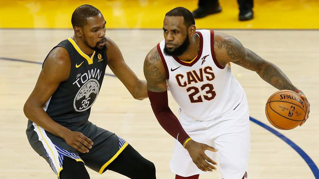 Kevin Durant có đang âm mưu đến Los Angeles Lakers để làm đồng đội LeBron James?