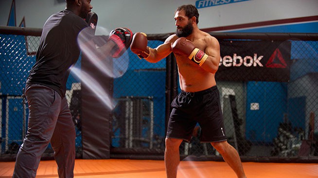 Johny Hendricks rời sàn MMA để thử sức với Boxing tay trần