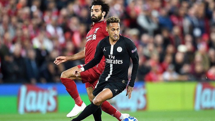 CĐV Liverpool nghi ngờ Salah chơi mờ nhạt trước PSG vì... Sergio Ramos