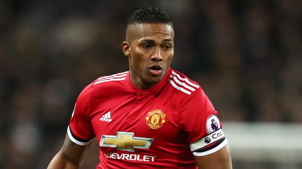 Antonio Valencia sẽ vắng mặt ở trận gặp Young Boys vì lý do bất ngờ...