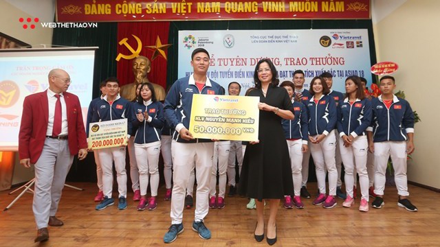LĐĐK trao thưởng ASIAD: Thầy trò Bùi Thị Thu Thảo nhận 250 triệu từ Vietravel