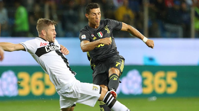 Vẫn vô duyên khó tin, Ronaldo lập thành tích... dứt điểm tệ nhất châu Âu