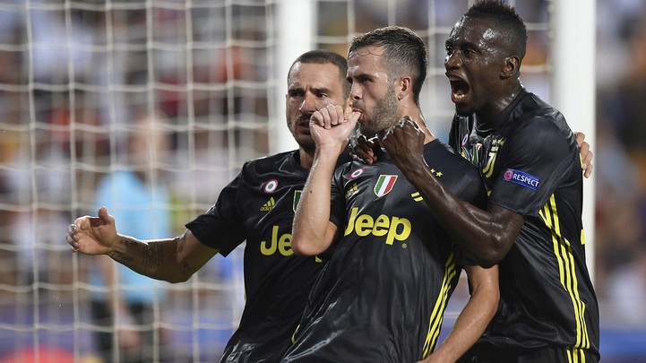 Thẻ đỏ khó tin của Ronaldo và 5 thống kê không thể bỏ qua trận Valencia-  Juventus