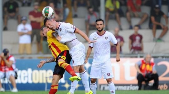 Nhận định tỷ lệ cược kèo bóng đá tài xỉu trận Benevento vs Salernitana
