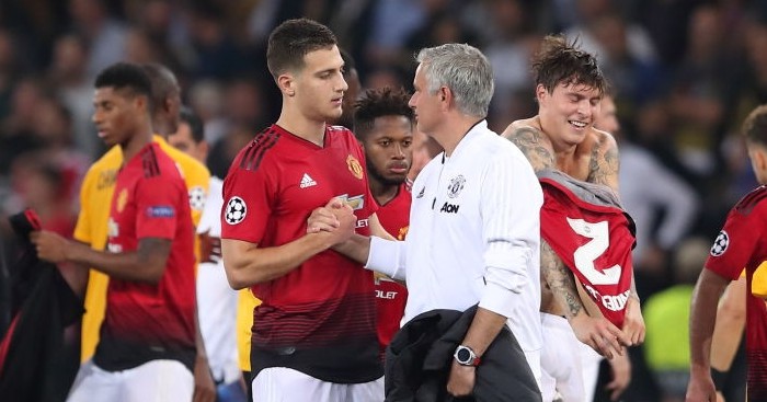 Những tin nhắn điện thoại của Mourinho giúp Man Utd sở hữu đôi cánh chất lượng như thế nào? - Ảnh 1. Những tin nhắn điện thoại của Mourinho giúp Man Utd sở hữu đôi cánh chất lượng như thế nào? - Ảnh 1.