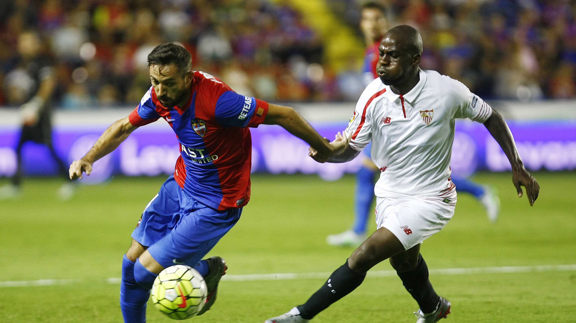 Nhận định tỷ lệ cược kèo bóng đá tài xỉu trận Levante vs Sevilla