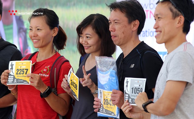 Chùm ảnh: Hàng ngàn runner đổ về khu vực Expo của Vietnam Mountain Marathon 2018 - Ảnh 8. Chùm ảnh: Hàng ngàn runner đổ về khu vực Expo của Vietnam Mountain Marathon 2018 - Ảnh 8.