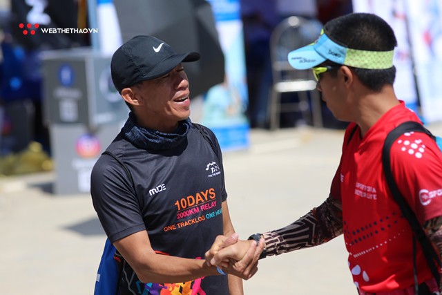 Chùm ảnh: Hàng ngàn runner đổ về khu vực Expo của Vietnam Mountain Marathon 2018 - Ảnh 7. Chùm ảnh: Hàng ngàn runner đổ về khu vực Expo của Vietnam Mountain Marathon 2018 - Ảnh 7.