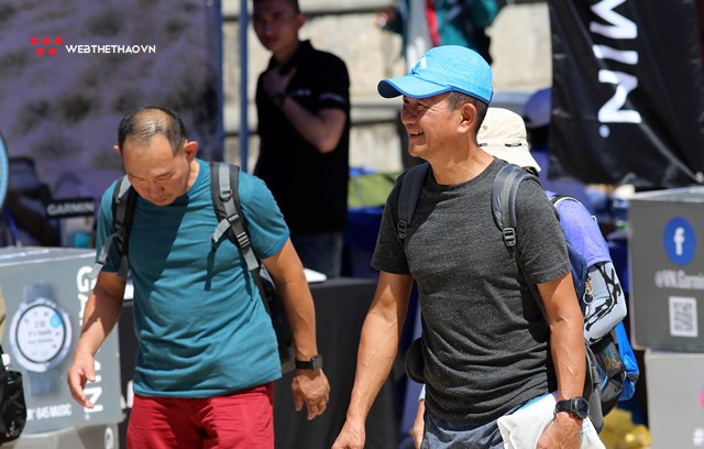 Chùm ảnh: Hàng ngàn runner đổ về khu vực Expo của Vietnam Mountain Marathon 2018 - Ảnh 2. Chùm ảnh: Hàng ngàn runner đổ về khu vực Expo của Vietnam Mountain Marathon 2018 - Ảnh 2.