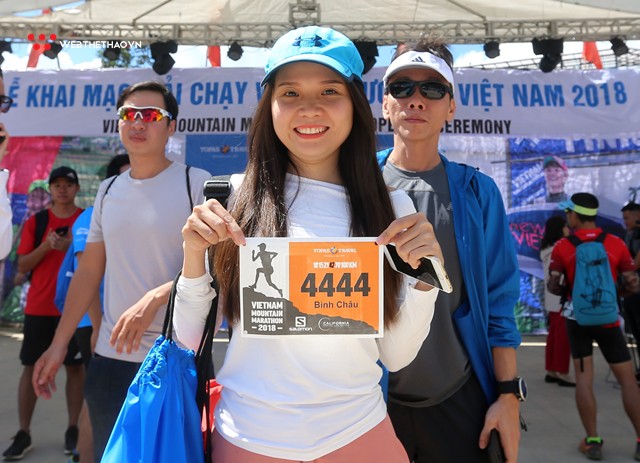 Chùm ảnh: Hàng ngàn runner đổ về khu vực Expo của Vietnam Mountain Marathon 2018 - Ảnh 9. Chùm ảnh: Hàng ngàn runner đổ về khu vực Expo của Vietnam Mountain Marathon 2018 - Ảnh 9.