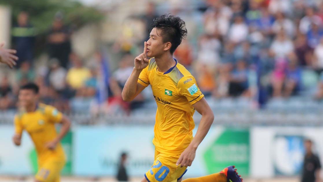 Văn Đức, Xuân Mạnh báo tin vui cho SLNA trước đại chiến top 3 với FLC Thanh Hoá