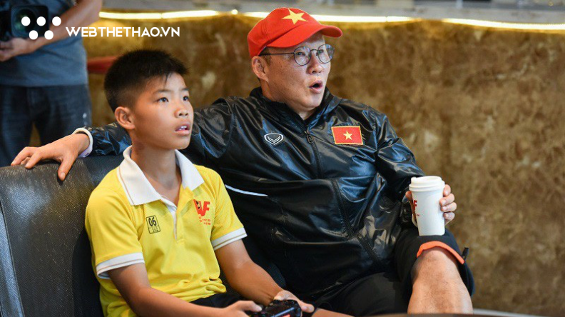 HLV Park Hang Seo, Công Phượng “vượt mặt” Trấn Thành, Hoài Linh dẫn đầu top 10 người ảnh hưởng trên MXH